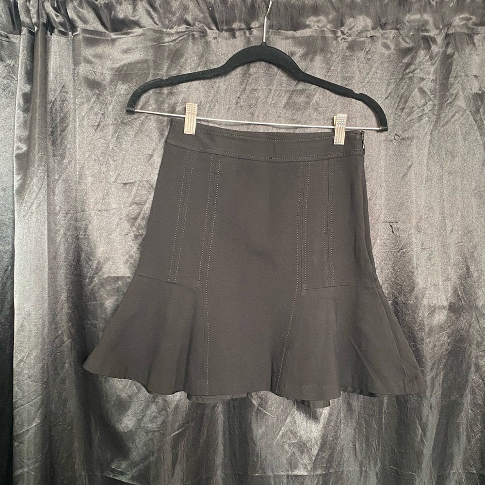 Black mini skirt with flared bottom y2k style